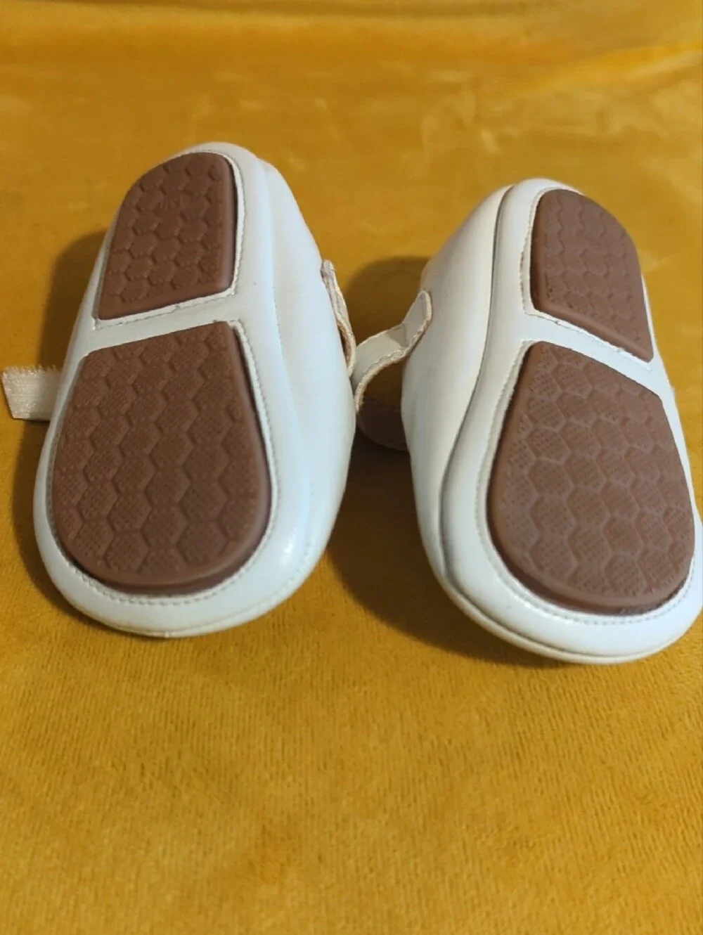 Kids White Mary Jane Shoes with Cutout Floral DetailBy Felix & Flora
